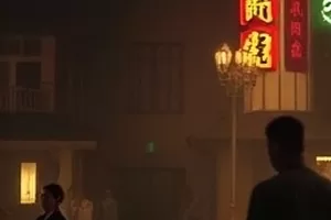 玻璃季风封面，出租屋窗台上的玻璃杯与斜射晨光